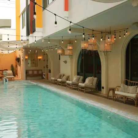 Bizotel Premier Hotel & Residence